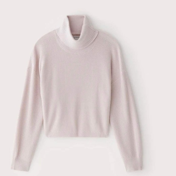 The merino turtleneck sweater in soft orchid - Picture 1 of 6